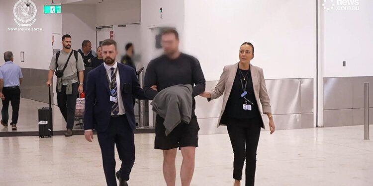 News.com.au : Policja Nowej Południowej Walii ekstradowała z Polski podejrzanego o przestępstwo.
