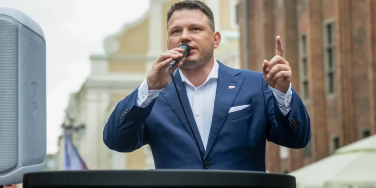 Onet.pl : Sławomir Mentzen uderza w PiS. “Mają ludzi za idiotów”