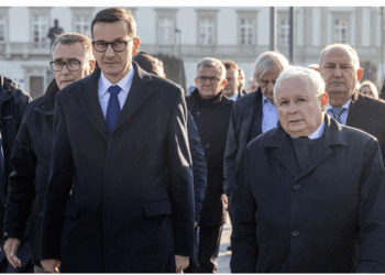 Onet: PiS się rozpada. Kaczyński schodzi ze sceny. Morawiecki chce przejąć władzę na prawicy
